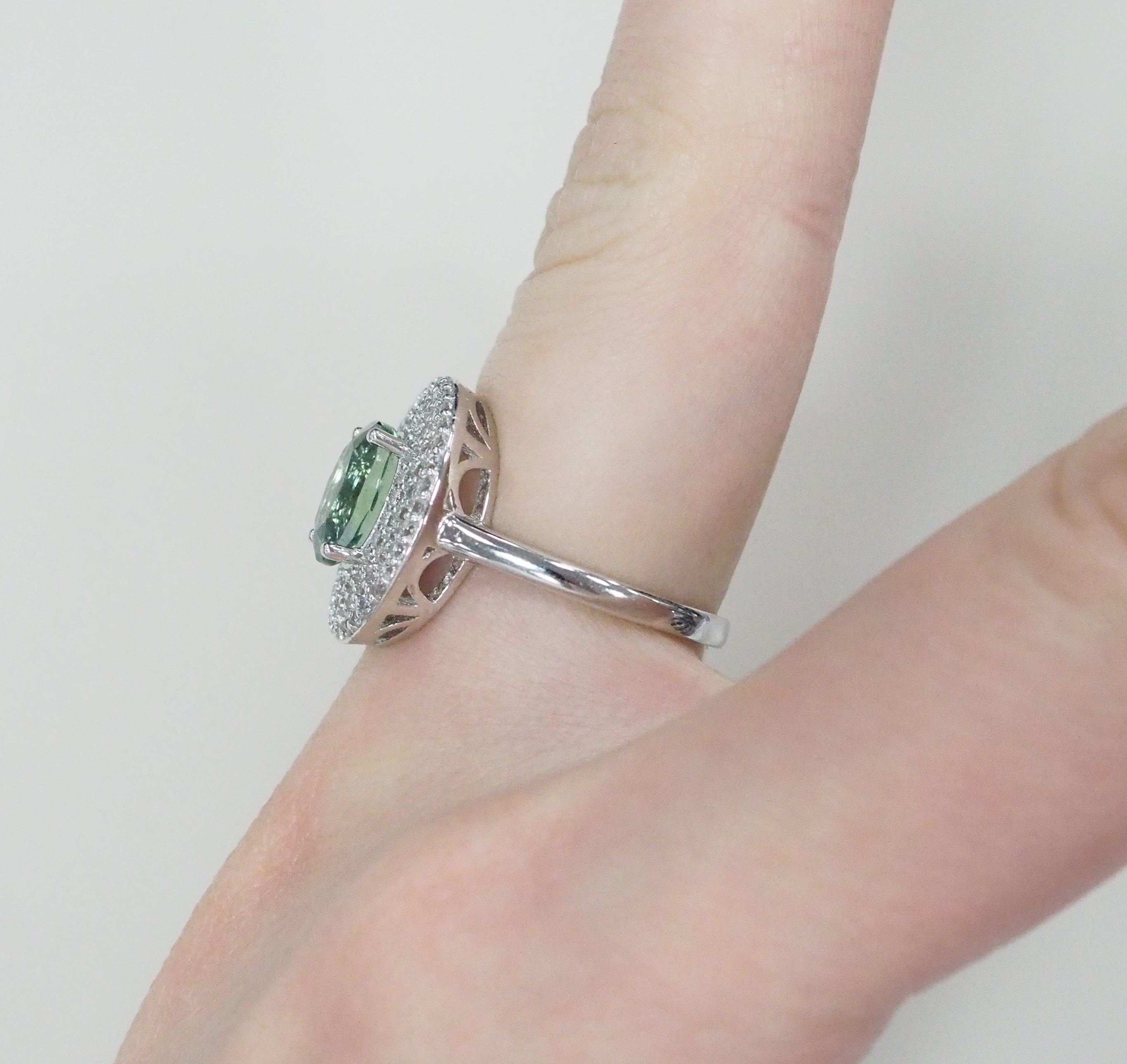 Серебряное кольцо с флюоритом